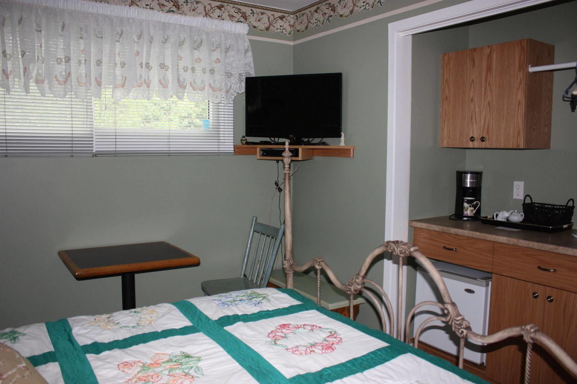 Carrousel Bed & Breakfast Cayuga Zewnętrze zdjęcie